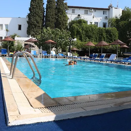 אתר נופש Bodrum Park 2*